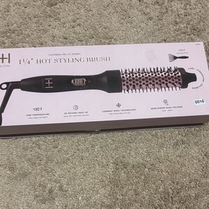 Hotter Pink and Black Hot Styling Brush